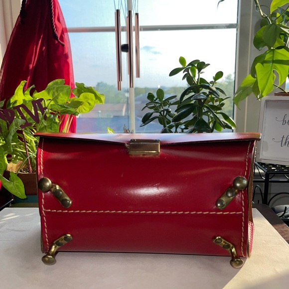 🚨RARE🚨Vintage Sally Greene Original Red Footed Bottom Top Handle Leather Purse - Picture 3 of 7
